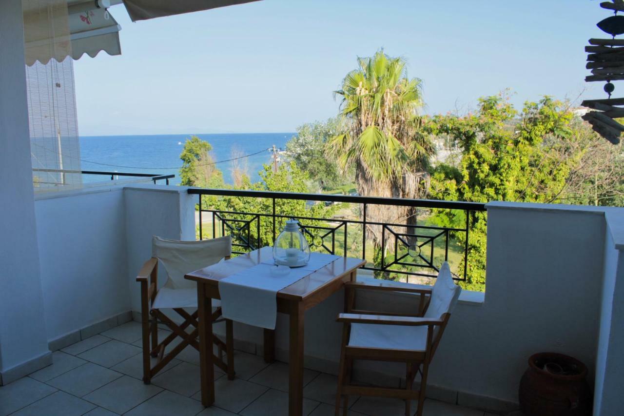 Fokais Beach Apartment Néa Fókaia Dış mekan fotoğraf
