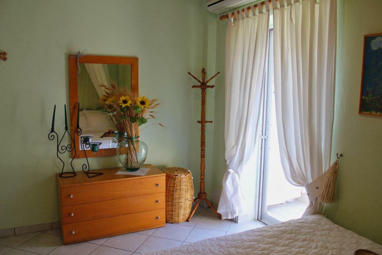 Fokais Beach Apartment Néa Fókaia Dış mekan fotoğraf