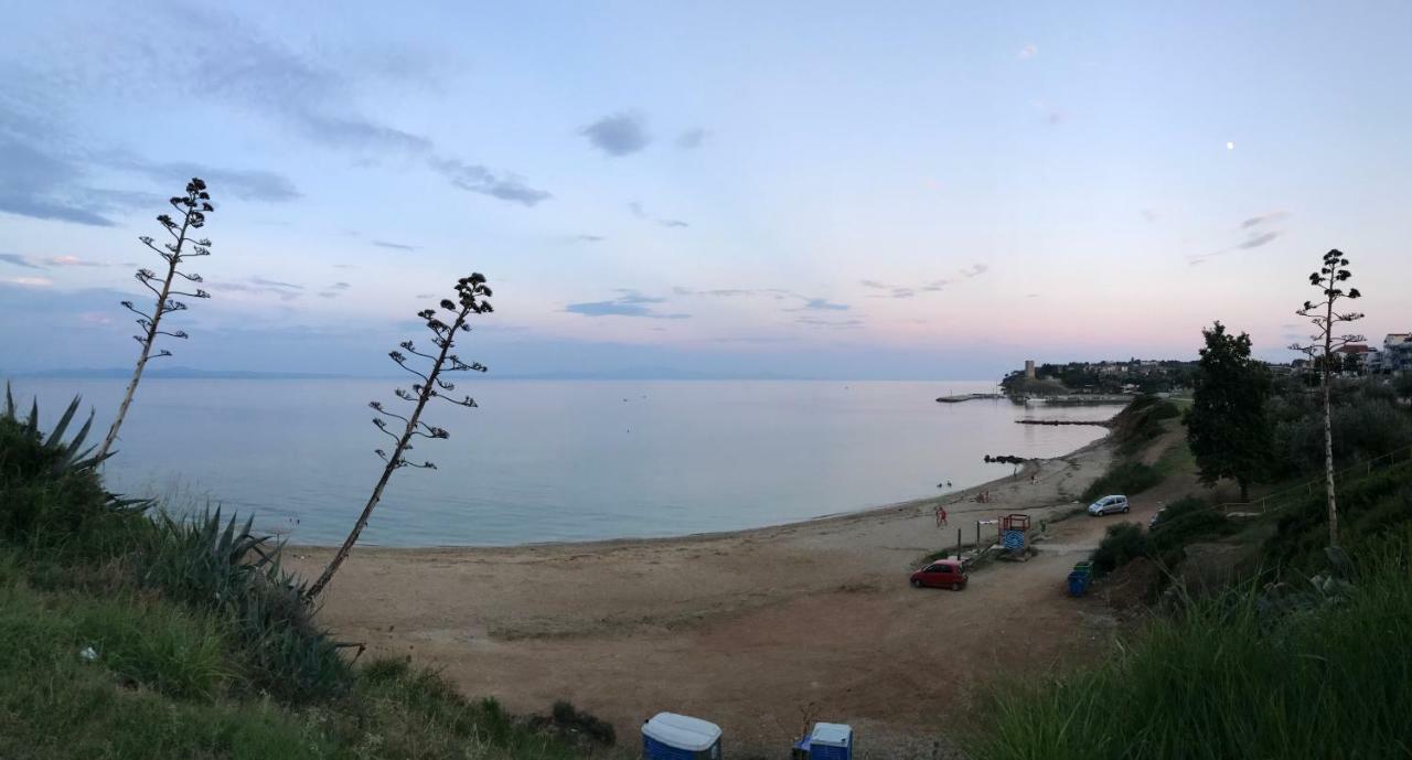 Fokais Beach Apartment Néa Fókaia Dış mekan fotoğraf